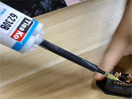 什么是環(huán)氧樹脂灌封膠？有哪些具體優(yōu)勢和特點？
